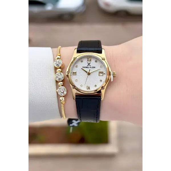 Kasası Gold Kordonu Siyah Renk 29 Mm Kadın Kol Saati ve Bileklik