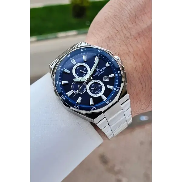 Kadranı Lacivert Kordonu Gümüş Renk 43,5 Mm Erkek Kol Saati