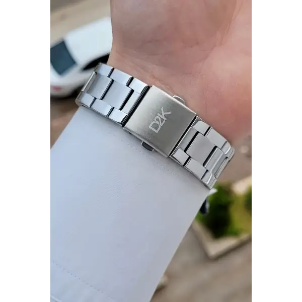 Kadranı Lacivert Kordonu Gümüş Renk 42 Mm Erkek Kol Saati