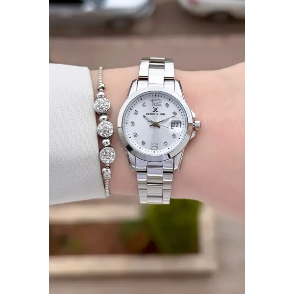 Gümüş Renk 28 mm Kadın Kol Saati ve Bileklik