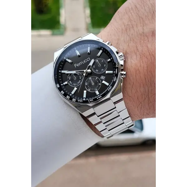 Kadranı Siyah Kordonu Gümüş Renk İç Göstergeleri Aktif 42 Mm Erkek Kol Saati