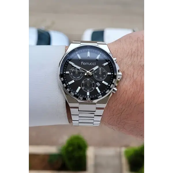 Kadranı Siyah Kordonu Gümüş Renk İç Göstergeleri Aktif 42 Mm Erkek Kol Saati