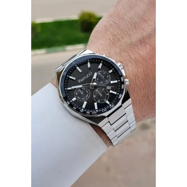 Kadranı Siyah Kordonu Gümüş Renk İç Göstergeleri Aktif 42 Mm Erkek Kol Saati