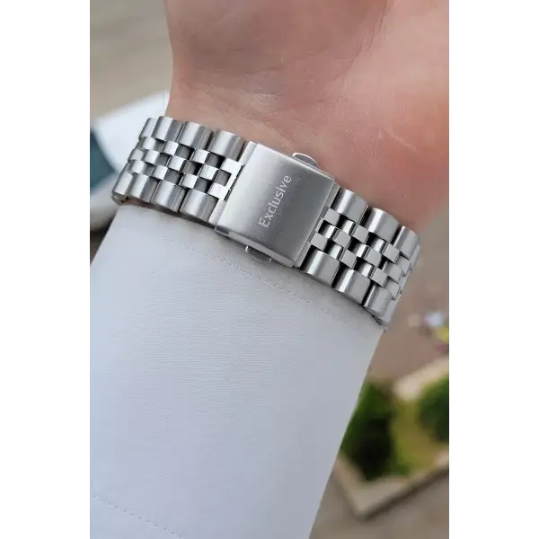 Kadranı Lacivert Kordonu Gümüş Renk 43 mm Erkek Kol Saati