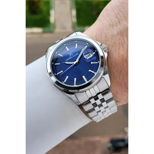 Kadranı Lacivert Kordonu Gümüş Renk Takvimli 42 Mm Erkek Kol Saati