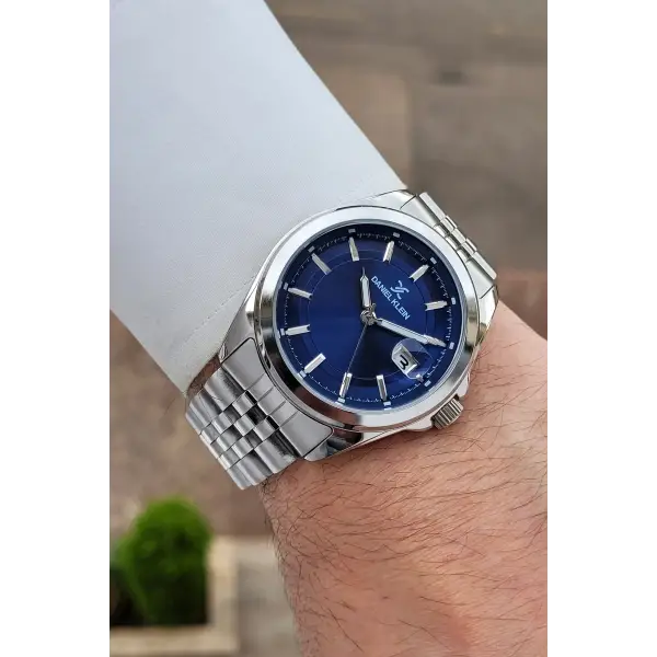Kadranı Lacivert Kordonu Gümüş Renk Takvimli 42 Mm Erkek Kol Saati