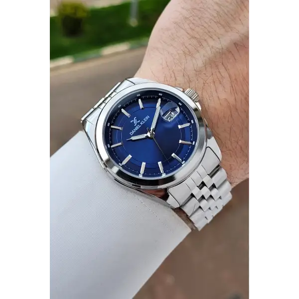 Kadranı Lacivert Kordonu Gümüş Renk Takvimli 42 Mm Erkek Kol Saati