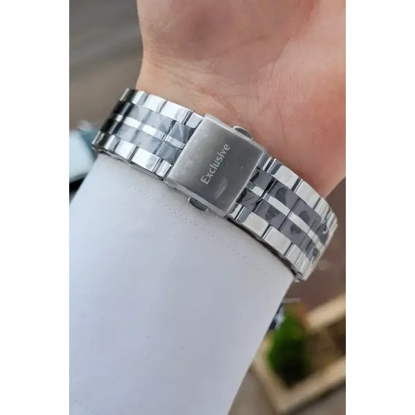Gümüş Siyah Renk 44 Mm İç Göstergeleri Aktif Erkek Kol Saati