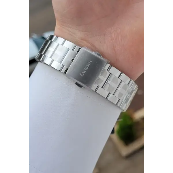 Kadranı Siyah Kordonu Gümüş Renk 44 Mm Hediye Paketli İç Göstergeleri Aktif Erkek Kol Saati