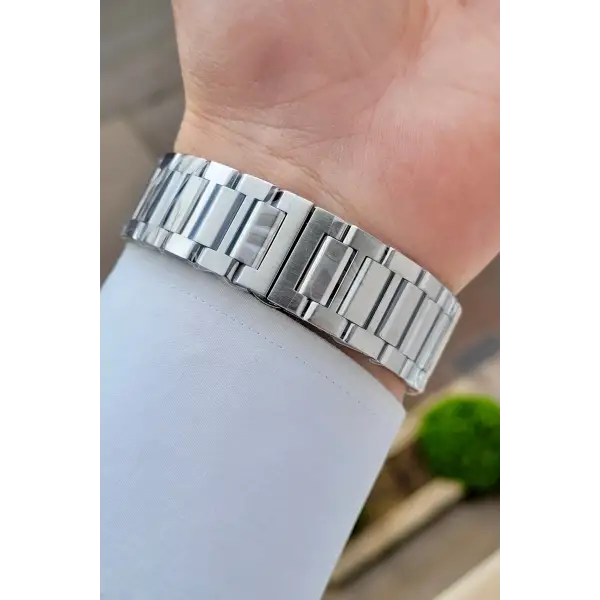 Kadranı Yeşil Kordonu Gümüş Renk 44 Mm İç Göstergeleri Aktif Erkek Kol Saati