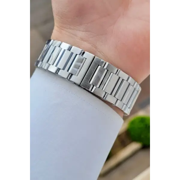 Kadranı Siyah Kordonu Gümüş Renk 44 Mm Hediye Paketli İç Göstergeleri Aktif Erkek Kol Saati