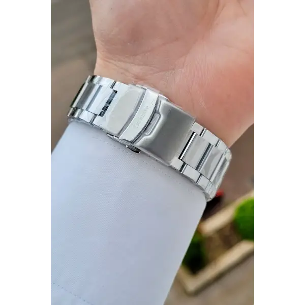 Kadranı Yeşil Kordonu Gümüş Renk 43 Mm Hediye Paketli İç Göstergeleri Aktif Erkek Kol Saati