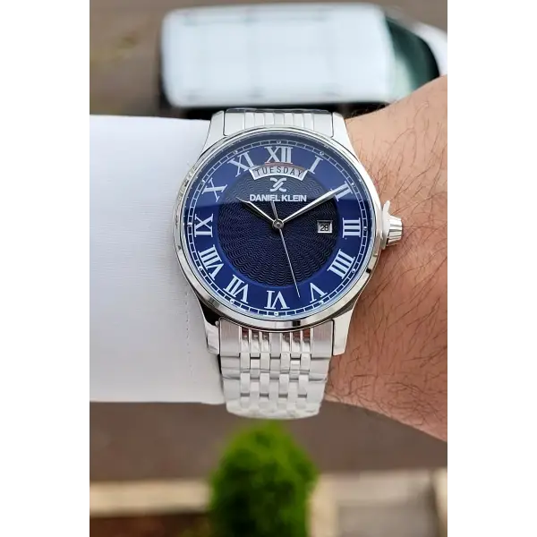 Kadranı Lacivert Kordonu Beyaz Renk Takvim ve Gün Fonksiyonlu Hediye Paketli Erkek Kol Saati