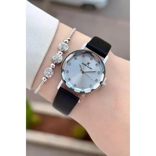 Kasası Gümüş Kordonu Siyah Renk 28 Mm Hediye Paketli Kadın Kol Saati