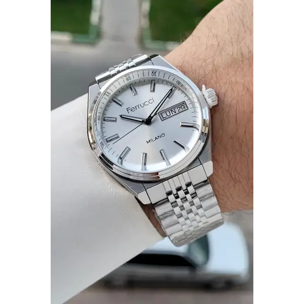 Gümüş Renk Hediye Paketli 40 Mm Erkek Kol Saati