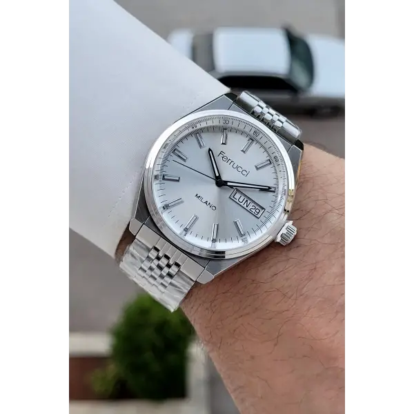 Gümüş Renk Hediye Paketli 40 Mm Erkek Kol Saati