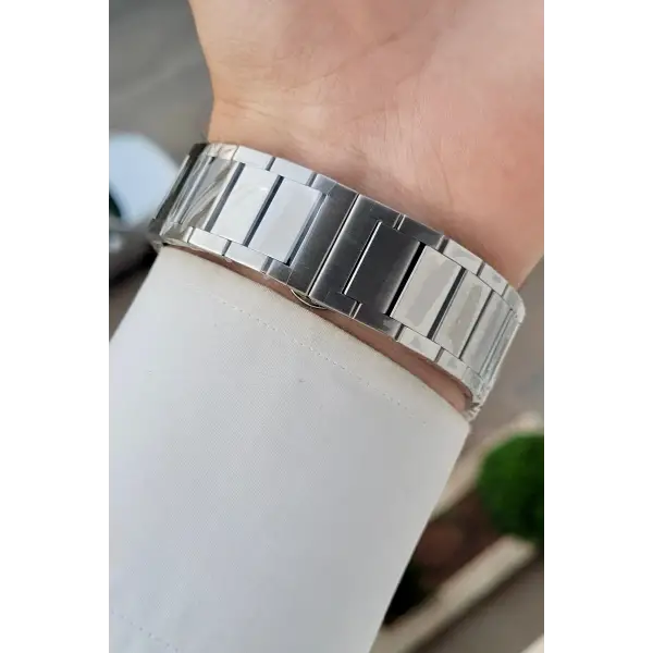 Kadranı Siyah Kordonu Gümüş Renk Hediye Paketli 44 Mm Erkek Kol Saati