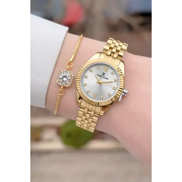 Gold Renk 28 mm Hediye Paketli Kadın Kol Saati