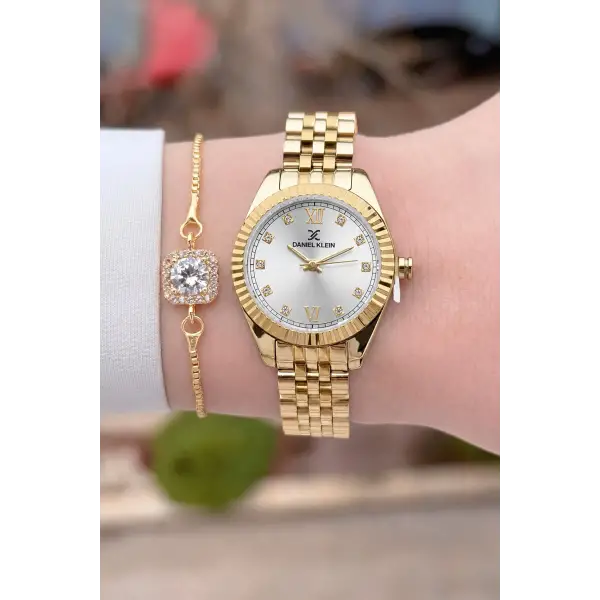 Gold Renk 28 mm Hediye Paketli Kadın Kol Saati