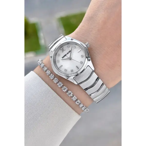 Gümüş Renk 30 mm Hediye Paketli Kadın Kol Saati