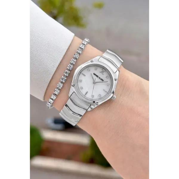 Gümüş Renk 30 mm Hediye Paketli Kadın Kol Saati