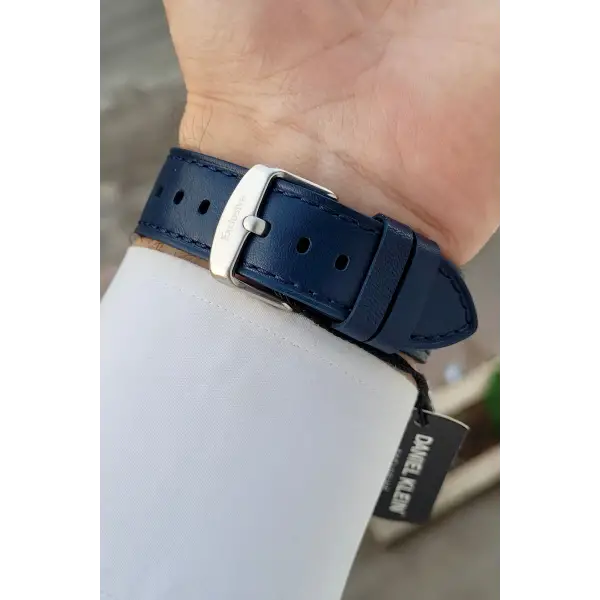 Kasası Gümüş Kordonu Lacivert Renk İç Göstergeleri Aktif Hediye Paketli Erkek Kol Saati
