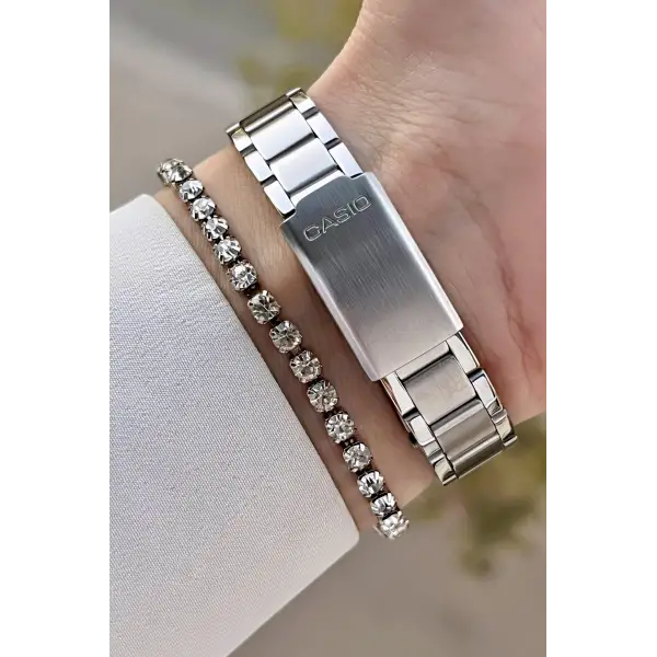 Casio CSISTE160 Kadranı Siyah Kordonu Gümüş Renk Kadın Kol Saati