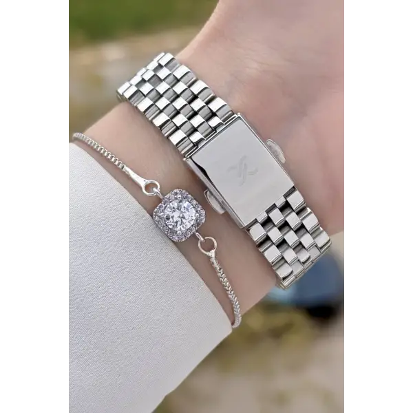 Daniel Klein DKISTE1407 Gümüş Renk Hediye Paketli Kadın Kol Saati + Bileklik