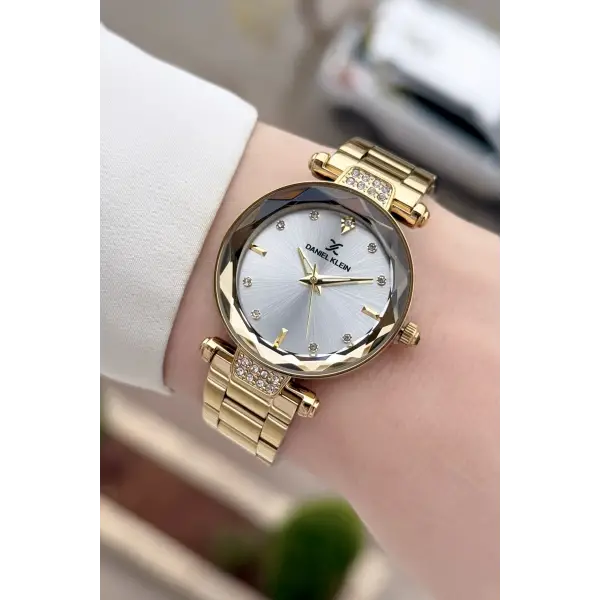 Gold Renk 32 Mm Kadın Kol Saati ve Hediye Bileklik