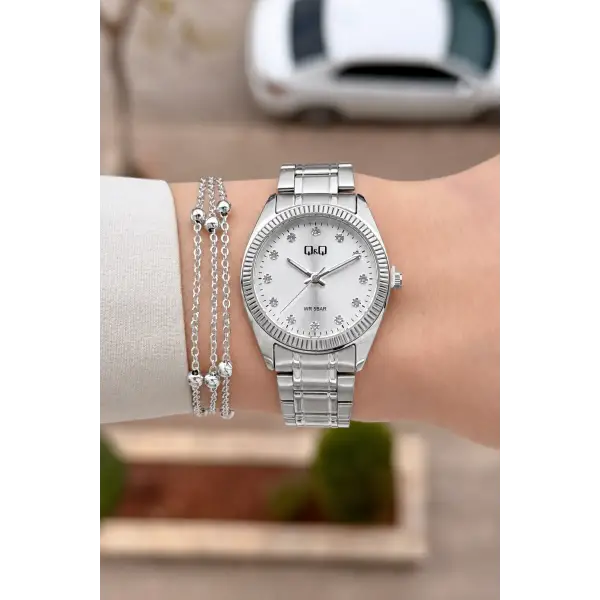 Gümüş Renk 30 Mm Rakamlı Kadın Kol Saati ve Hediye Bileklik