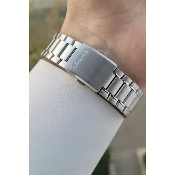 Casio CSISTE93 Gümüş Renk Gün ve Takvim Fonksiyonlu Hediye Paketli Erkek Kol Saati