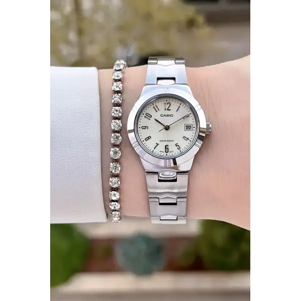 Casio CSISTE172 Gümüş Renk Hediye Paketli Kadın Kol Saati