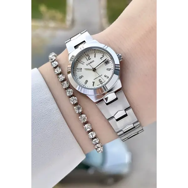 Casio CSISTE172 Gümüş Renk Hediye Paketli Kadın Kol Saati