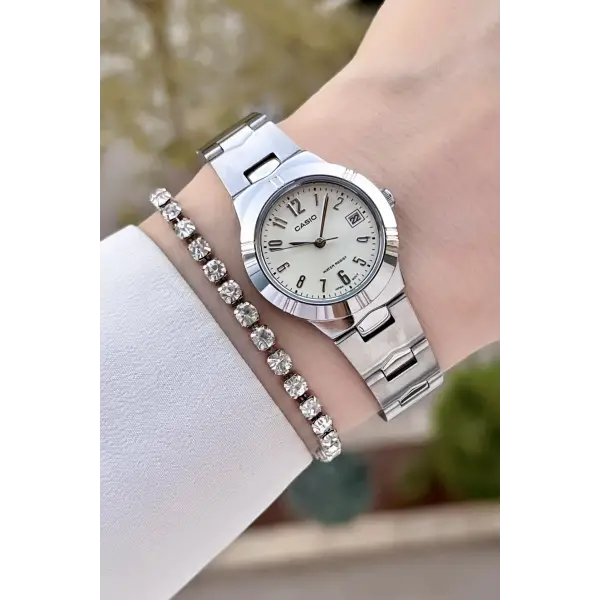 Casio CSISTE172 Gümüş Renk Hediye Paketli Kadın Kol Saati