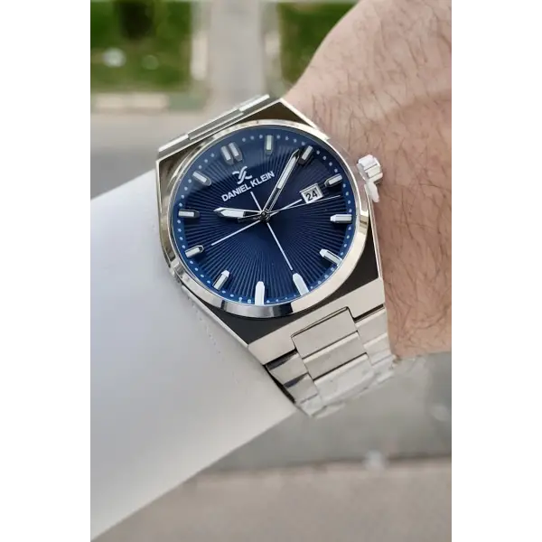 Kadranı Lacivert Kordonu Gümüş Renk 42 mm İç Göstergeleri Aktif Erkek Kol Saati