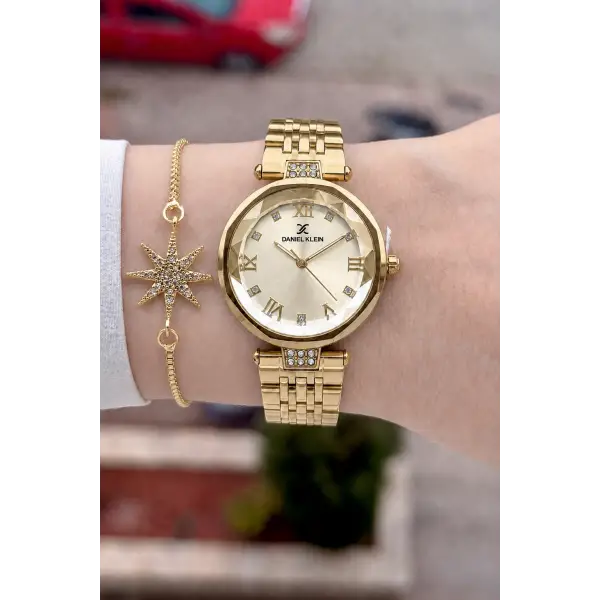 Kadranı Sarı Kordonu Gold Renk 31 Mm Hediye Paketli Kadın Kol Saati