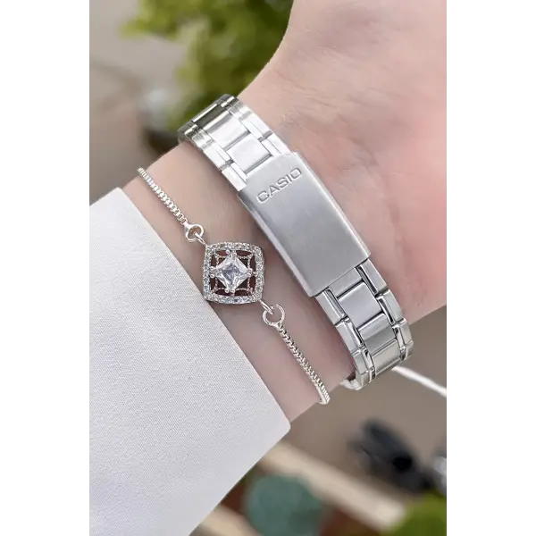 Casio CSISTE37 Kadranı ve Kordonu Gümüş Renk Hediye Paketli Kadın Kol Saati