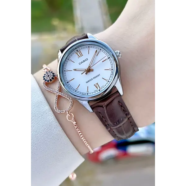 Casio CSISTE149 Kasası Gümüş Kordonu Kahverengi Renk Kadın Kol Saati