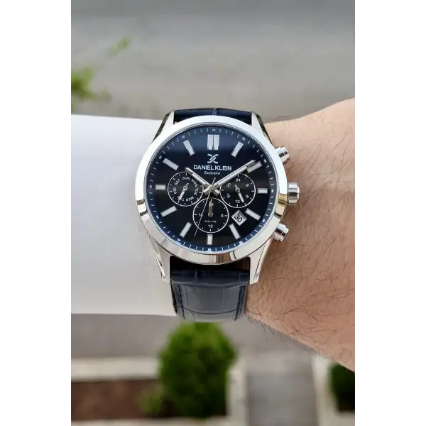 Kasası Gümüş Kordonu Lacivert Renk 43 Mm İç Göstergeleri Aktif Erkek Kol Saati