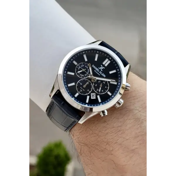 Kasası Gümüş Kordonu Lacivert Renk 43 Mm İç Göstergeleri Aktif Erkek Kol Saati