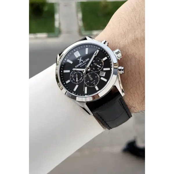 Kasası Gümüş Kordonu Siyah Renk 43 Mm İç Göstergeleri Aktif Erkek Kol Saati