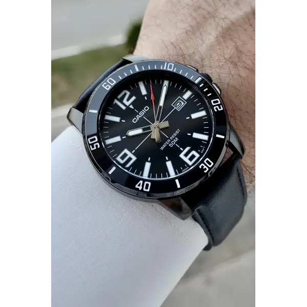 Casio CSISTE221 Casio Kasası Siyah Rakamları Beyaz Renk Hediye Paketli Erkek Kol Saati