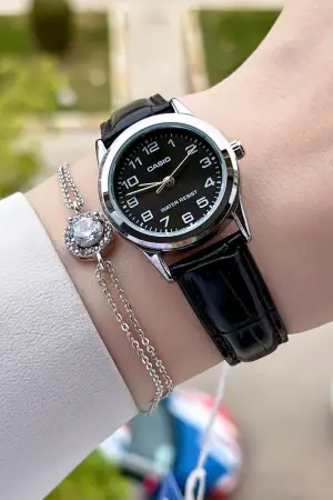 Casio CS1ISTE19 Kasası Gümüş Kordonu Siyah Renk Hediye Paketli Kadın Kol Saati