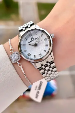 Daniel Klein DKISTE1481 Gümüş Renk Kesme Camlı Kadın Kol Saati ve Bileklik