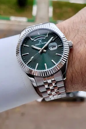 Kadranı Yeşil Kordonu Gümüş Renk 42 mm Fonksiyonlu Erkek Kol Saati