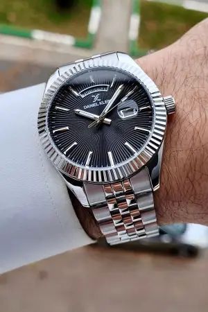 Kadranı Siyah Kordonu Gümüş Renk 42 mm Fonksiyonlu Erkek Kol Saati