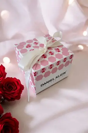 Pudra Kurdele Detaylı Hediye Kutusu