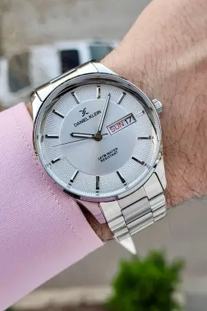 Gümüş Renk Takvimli 44 Mm Erkek Kol Saati