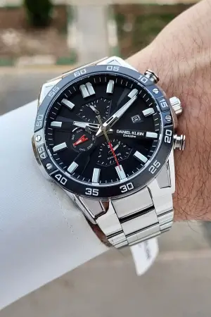 Kadranı Siyah Kordonu Gümüş Renk Göstergeleri Aktif Erkek Kol Saati