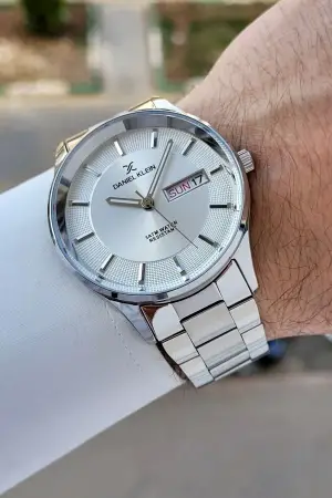Gümüş Renk Takvim Ve Gün Fonksiyonlu 44 Mm Erkek Kol Saati